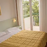 מלון Ristorante Il Grillo אקווביבה פיצ'נה